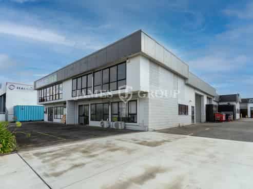 Road Front, Refurbished and Ready Now