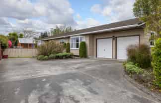 29 Oak Street, Masterton