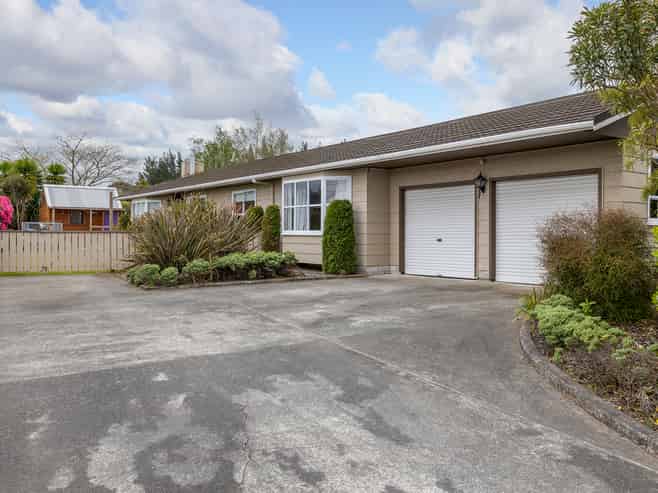 29 Oak Street, Masterton