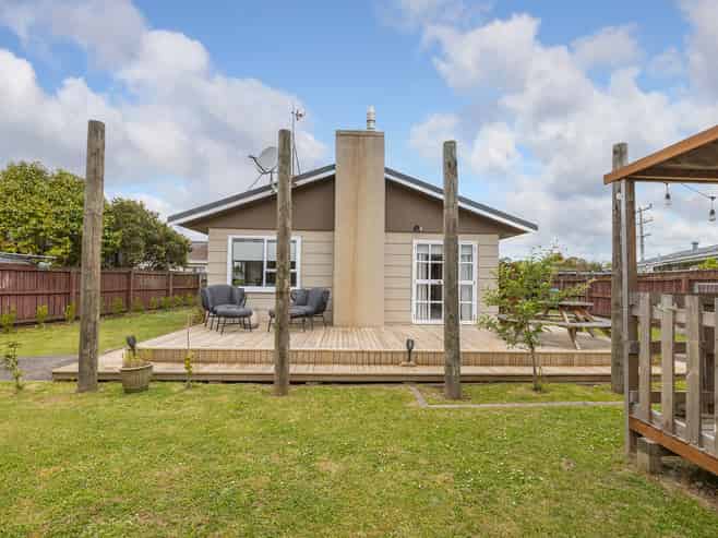 29 Oak Street, Masterton