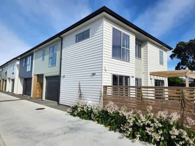 3/12 Mana Avenue, Titahi Bay
