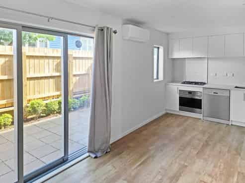 3/12 Mana Avenue, Titahi Bay