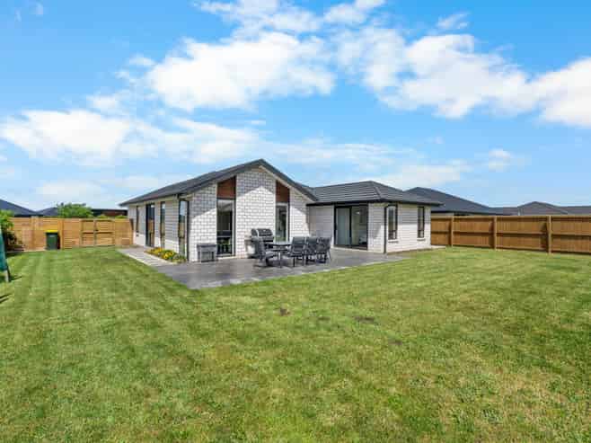 14 Lesser Close, Rolleston