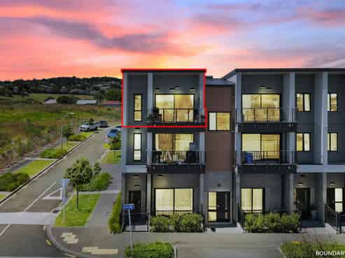 8/1 Coral Tree Avenue, Manukau