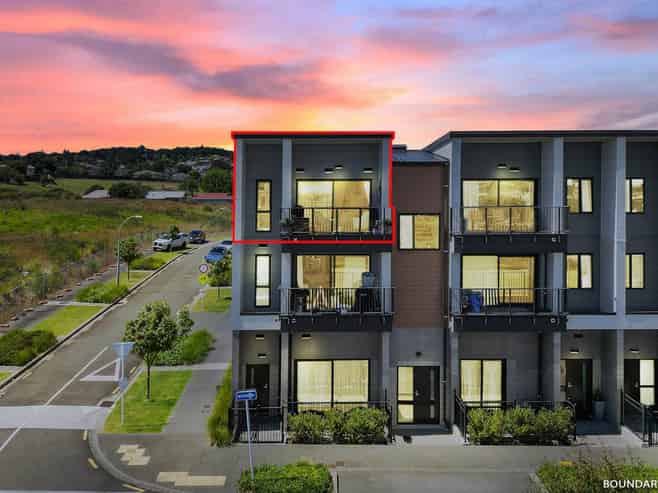 8/1 Coral Tree Avenue, Manukau
