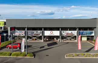 Prime Fringe CBD Office - High Exposure!