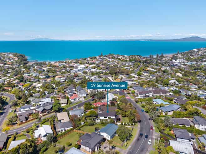 19 Sunrise Avenue, Murrays Bay