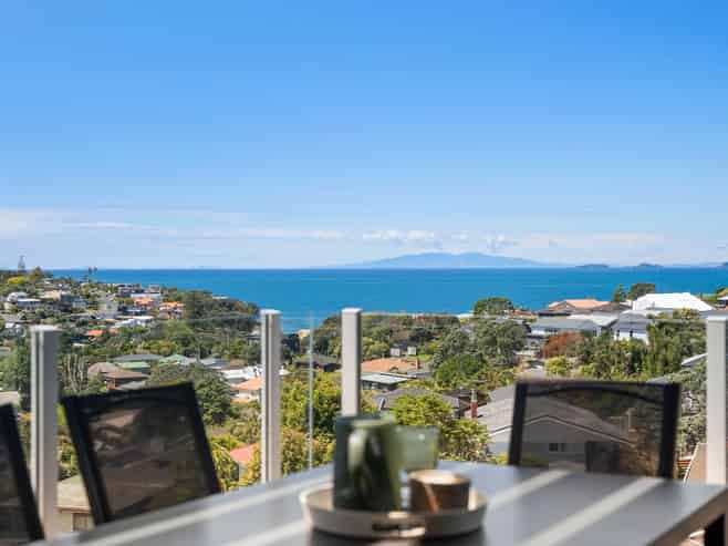 19 Sunrise Avenue, Murrays Bay