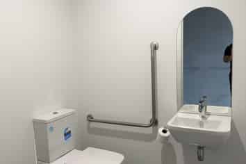 Versatile 65sqm Unit - Perfect for Business