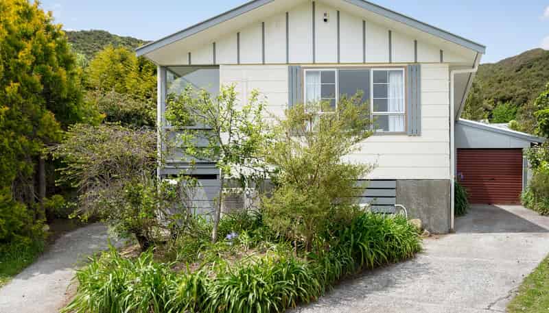 62 Antrim Crescent, Wainuiomata