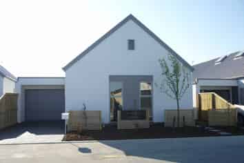 9 Famille Close, Yaldhurst