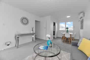 2/295A Blockhouse Bay Road, Avondale