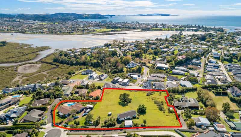 77 & 86 Matija Place, Red Beach