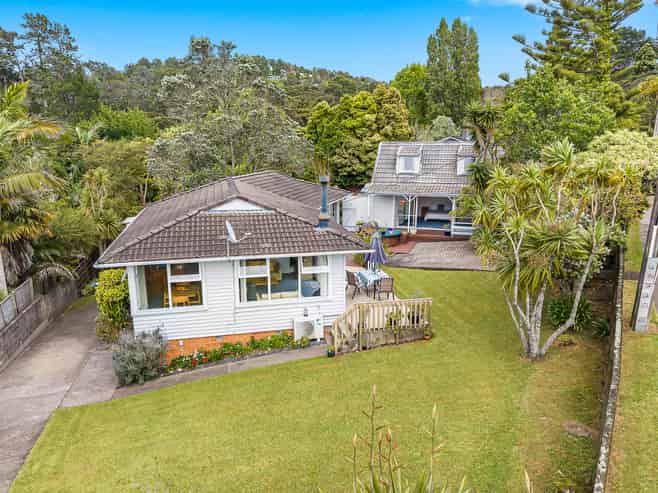 156 Godley Road, Titirangi
