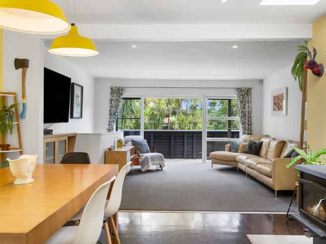 13 Hollywood Avenue, Titirangi