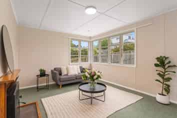 50 Aberdeen Road, Saint Clair