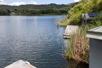 G17 Boat Shed Structure, Lake Okareka