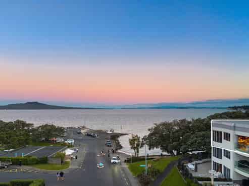 7 The Promenade, Takapuna