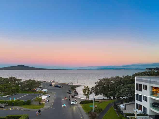 PB/7 The Promenade, Takapuna