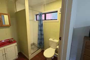 2/4A Spencer Place, Merrilands