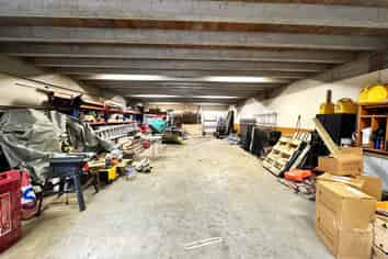 160M² ON STODDARD ROAD
