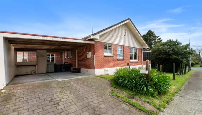 11 Kowhai Street , Glenholme