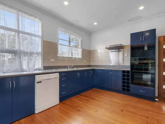 11 Kowhai Street , Glenholme