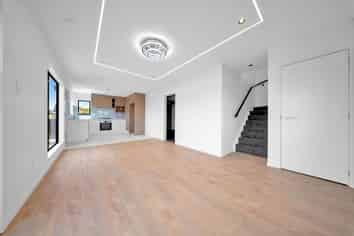 51 Manuroa Road, Takanini