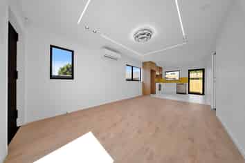 51 Manuroa Road, Takanini