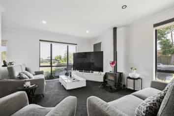 18 Parkinson Place, Woodend