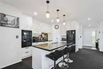 18 Parkinson Place, Woodend