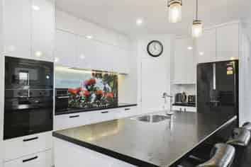 18 Parkinson Place, Woodend