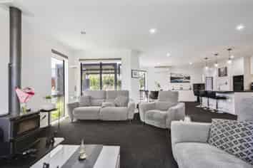 18 Parkinson Place, Woodend