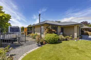 18 Parkinson Place, Woodend