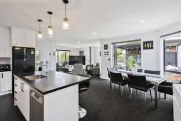 18 Parkinson Place, Woodend