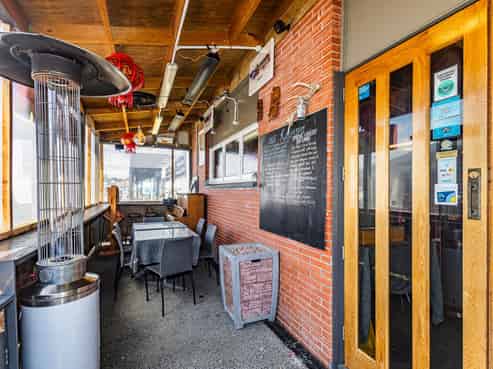 Prime commercial opportunity!