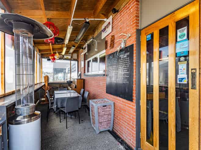 Prime commercial opportunity!