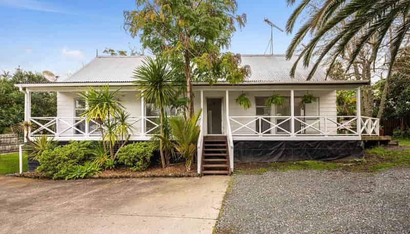 8 Pitcher Place, Glen Eden