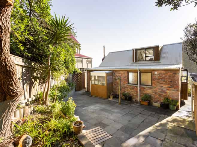 2B Happy Valley Road, Owhiro Bay