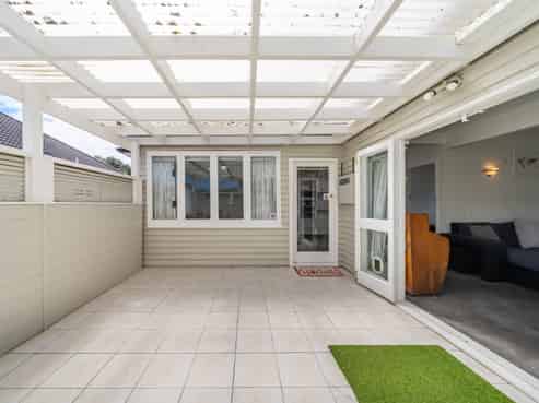 22 St Ronans Avenue, Waterloo