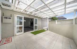 22 St Ronans Avenue, Waterloo