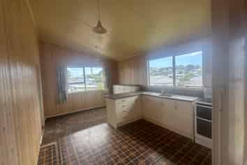 12A Paritutu Road, Spotswood