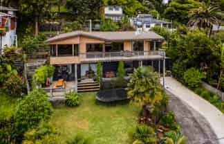 80 South Road, Blagdon