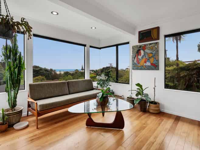 80 South Road, Blagdon