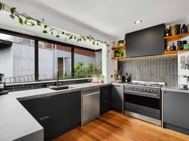 80 South Road, Blagdon