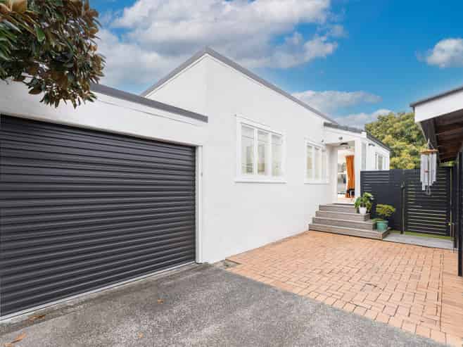 24a Halesowen Avenue, Sandringham