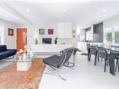 24a Halesowen Avenue, Sandringham