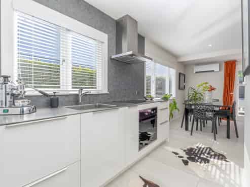 24a Halesowen Avenue, Sandringham