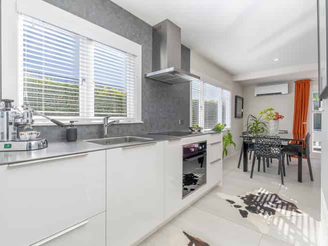 24a Halesowen Avenue, Sandringham