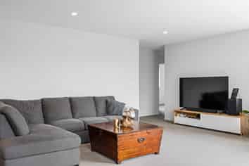 12 Nathaniel Archer Street, Ravenswood